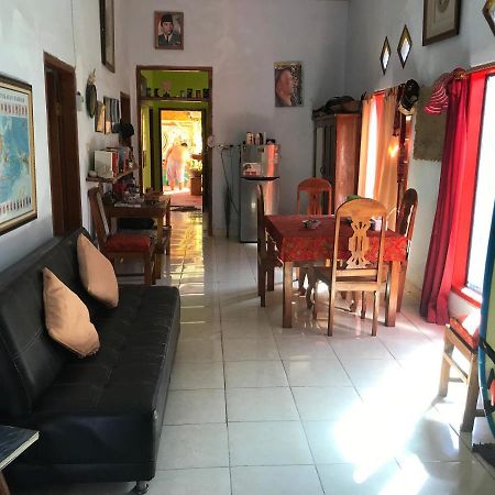 Red Beach Homestay Pasanggaran Екстериор снимка