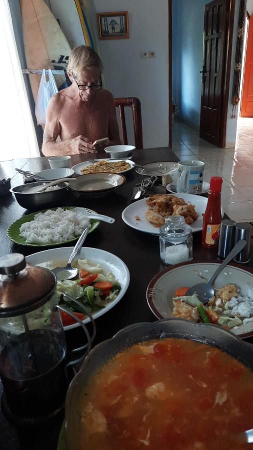 Red Beach Homestay Pasanggaran Екстериор снимка