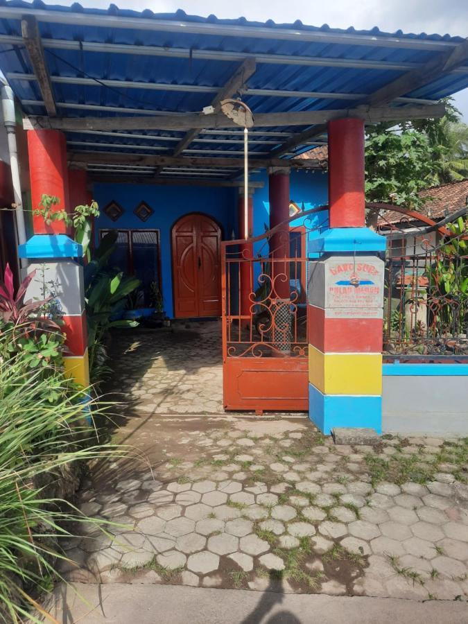 Red Beach Homestay Pasanggaran Екстериор снимка
