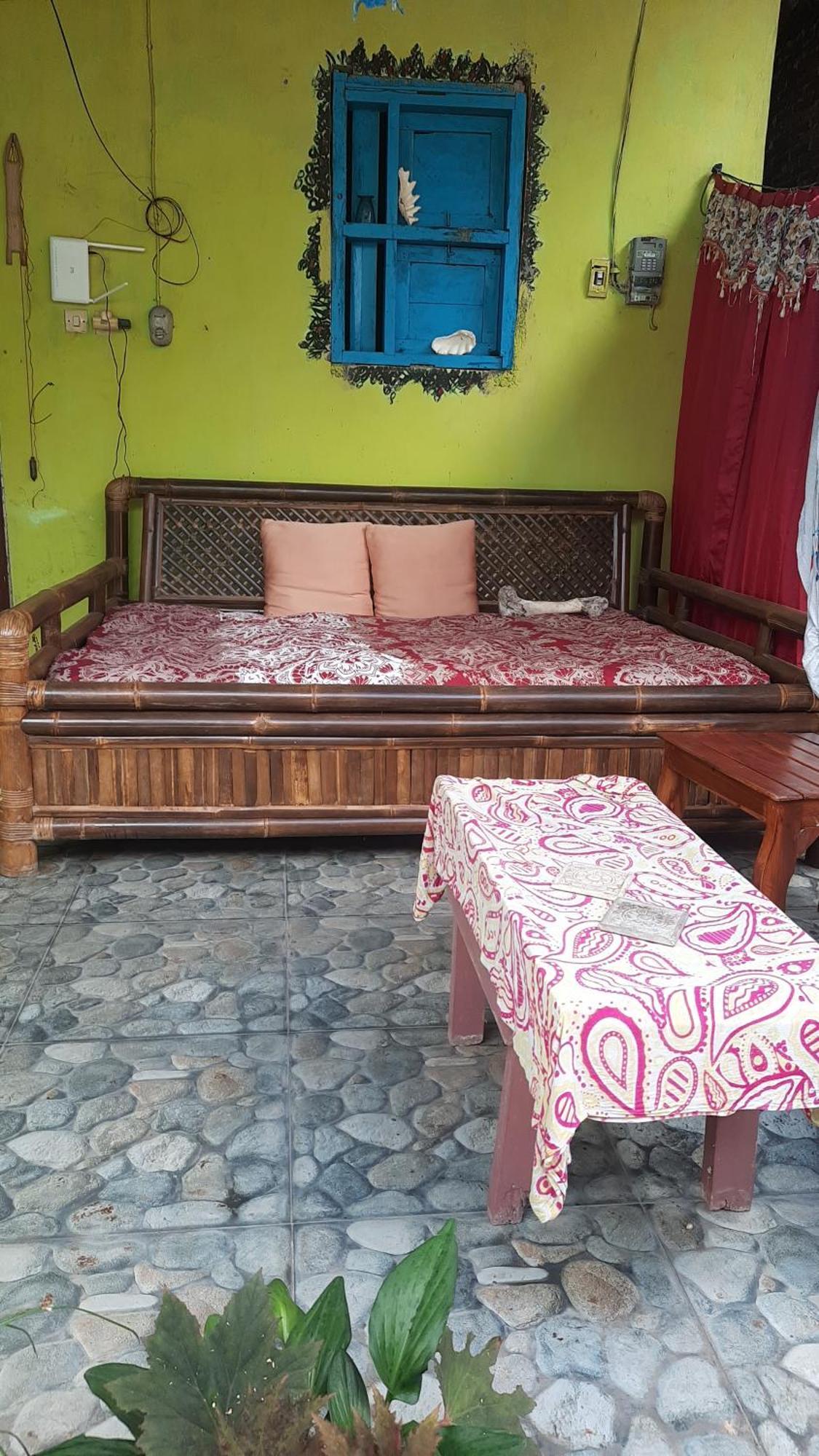 Red Beach Homestay Pasanggaran Екстериор снимка