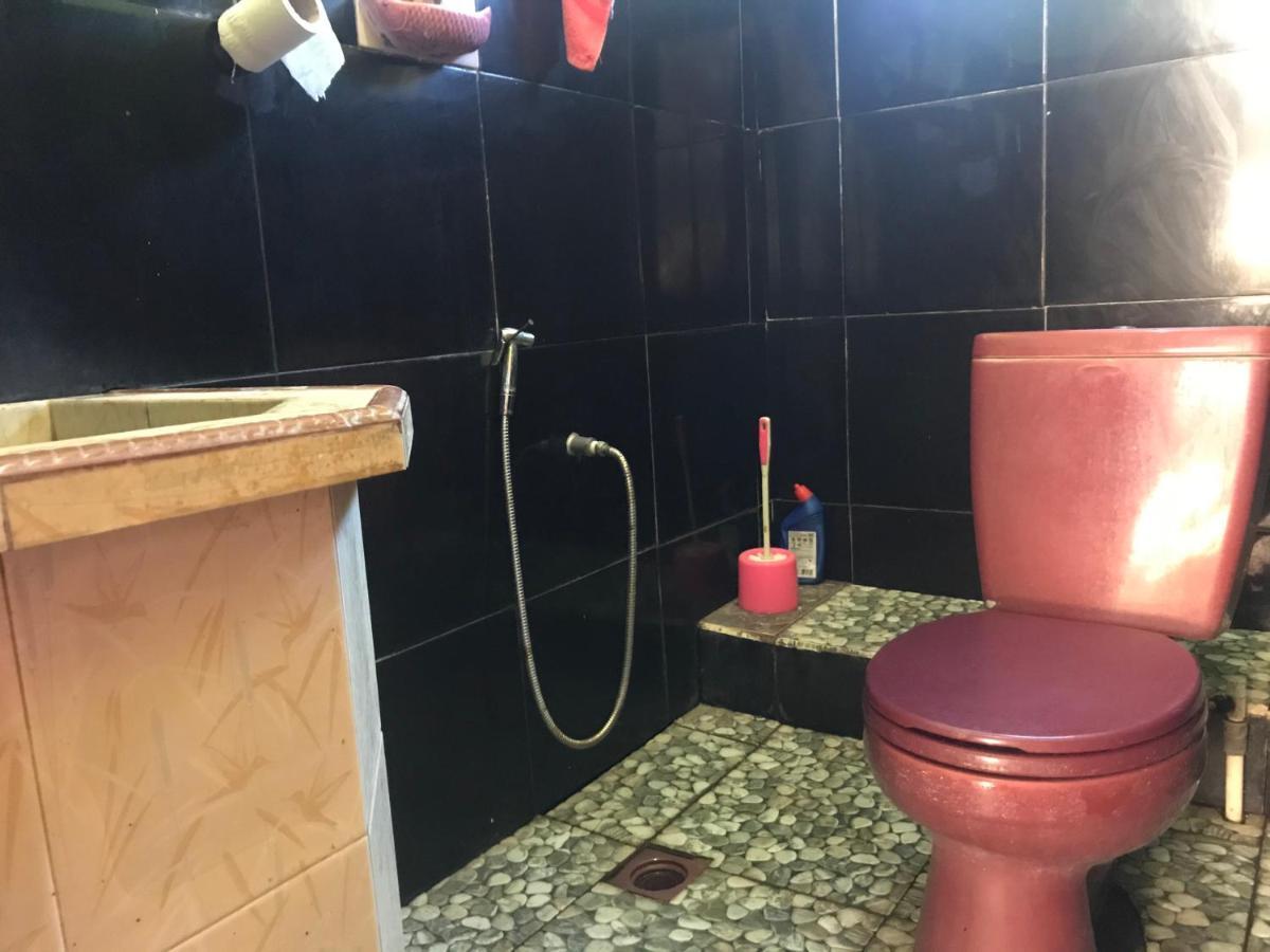 Red Beach Homestay Pasanggaran Екстериор снимка